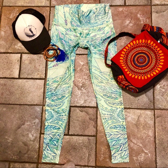 teeki Pants - ✨TEEKI ENVISIONS PANT SIZE M✨